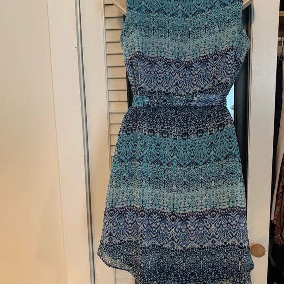 Small blue design dress - Picture 2 of 6